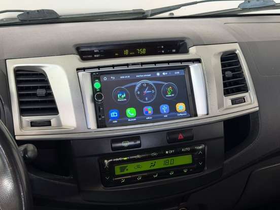 TOYOTA-HILUX-2012