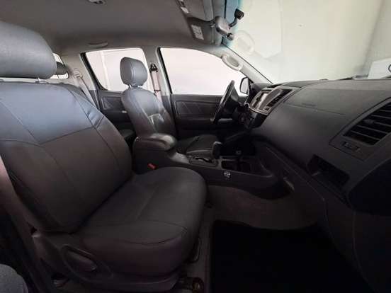 TOYOTA-HILUX-2012