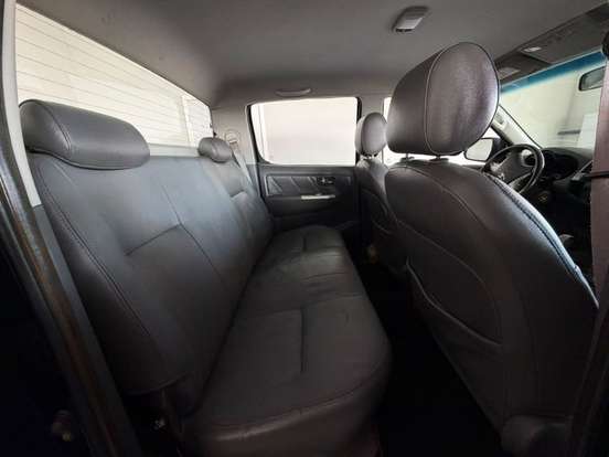 TOYOTA-HILUX-2012
