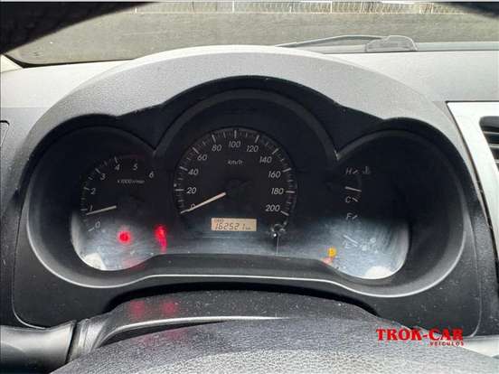 TOYOTA-HILUX-2015