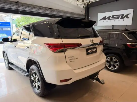 TOYOTA-HILUX SW4-2.7 SRV 7 LUGARES 4X2 16V FLEX 4P AUTOMÁTICO TOYOTA-HILUX SW4-2019