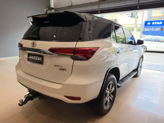 TOYOTA-HILUX SW4-2.7 SRV 7 LUGARES 4X2 16V FLEX 4P AUTOMÁTICO TOYOTA-HILUX SW4-2019