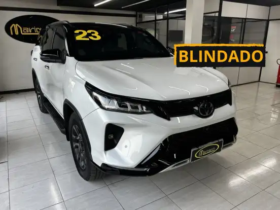 TOYOTA-HILUX SW4-2023