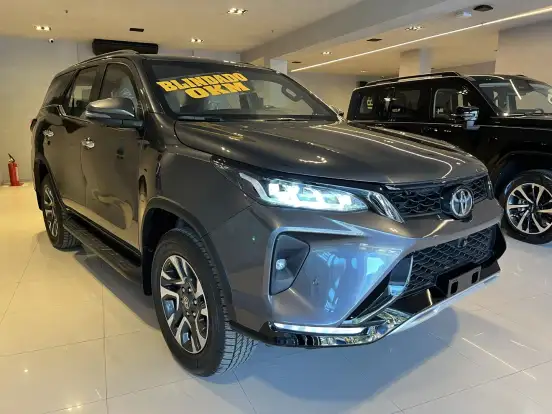 TOYOTA-HILUX SW4-2025