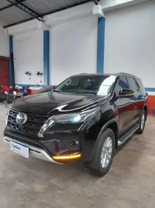 TOYOTA-HILUX SW4-2.8 D-4D TURBO DIESEL SRX 7L 4X4 AUTOMÁTICO TOYOTA-HILUX SW4-2021