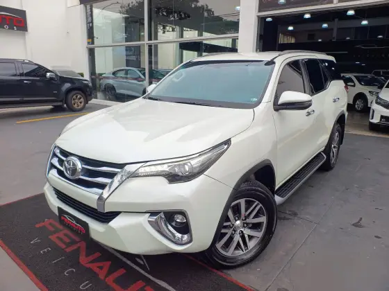 TOYOTA HILUX SW4 2.8 SRX 4X4 16V TURBO INTERCOOLER DIESEL 4P AUTOMÁTICO