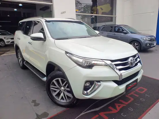 TOYOTA-HILUX SW4-2.8 SRX 4X4 16V TURBO INTERCOOLER DIESEL 4P AUTOMÁTICO TOYOTA-HILUX SW4-2018