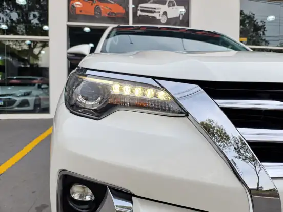 TOYOTA-HILUX SW4-2.8 SRX 4X4 16V TURBO INTERCOOLER DIESEL 4P AUTOMÁTICO TOYOTA-HILUX SW4-2018