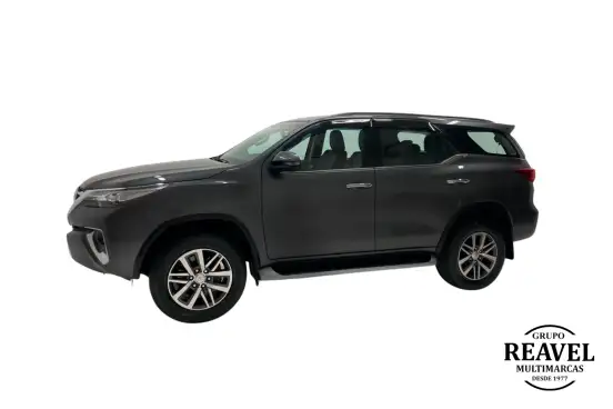 TOYOTA-HILUX SW4-2.8 SRX 4X4 7 LUGARES 16V TURBO INTERCOOLER DIESEL 4P AUTOMÁTICO TOYOTA-HILUX SW4-2019