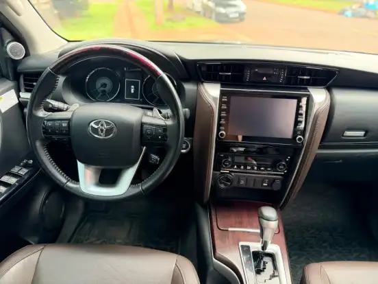 TOYOTA-HILUX SW4-2020