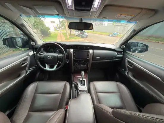 TOYOTA-HILUX SW4-2020