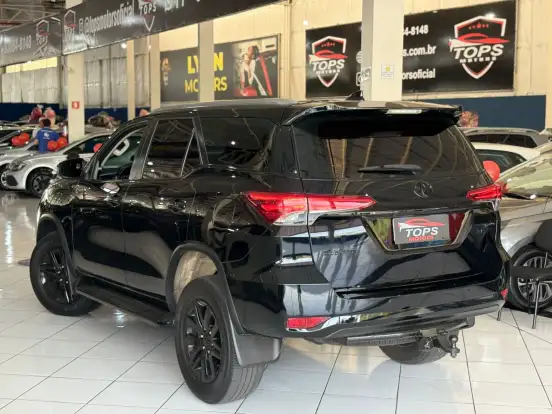 TOYOTA-HILUX SW4-2017