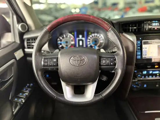 TOYOTA-HILUX SW4-2017