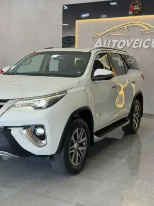 TOYOTA-HILUX SW4-2019