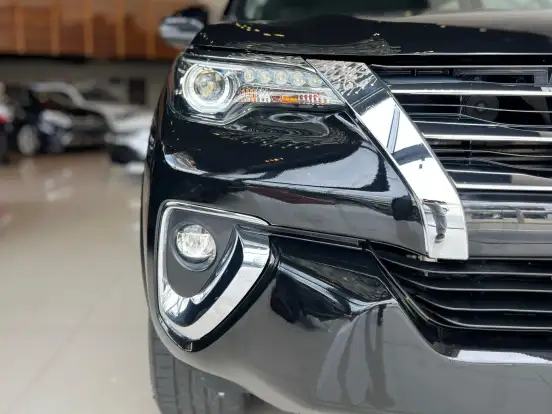 TOYOTA-HILUX SW4-2.8 SRX 4X4 7 LUGARES 16V TURBO INTERCOOLER DIESEL 4P AUTOMÁTICO TOYOTA-HILUX SW4-2019