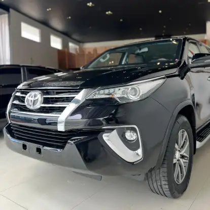 TOYOTA-HILUX SW4-2.8 SRX 4X4 7 LUGARES 16V TURBO INTERCOOLER DIESEL 4P AUTOMÁTICO TOYOTA-HILUX SW4-2019