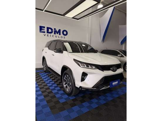 TOYOTA-HILUX SW4-2022