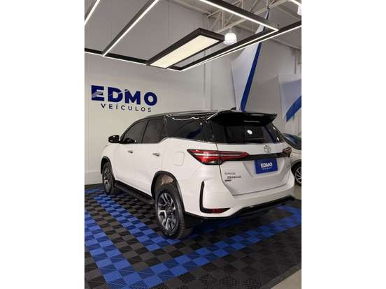 TOYOTA-HILUX SW4-2022