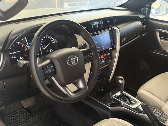 TOYOTA-HILUX SW4-2.8 D-4D TURBO DIESEL DIAMOND 7L 4X4 AUTOMÁTICO TOYOTA-HILUX SW4-2022