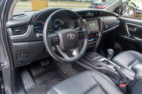 TOYOTA-HILUX SW4-2.8 D-4D TURBO DIESEL SRX 4X4 AUTOMÁTICO TOYOTA-HILUX SW4-2023