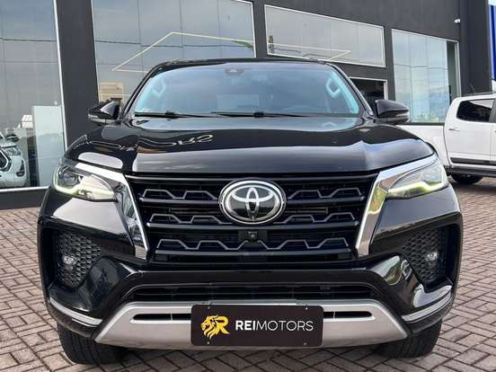 TOYOTA-HILUX SW4-2.8 D-4D TURBO DIESEL SRX 4X4 AUTOMÁTICO TOYOTA-HILUX SW4-2022