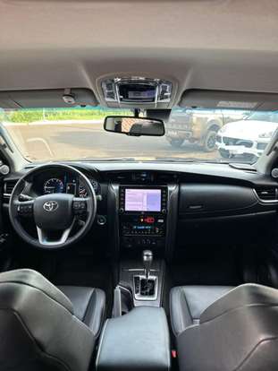 TOYOTA-HILUX SW4-2022