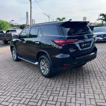TOYOTA-HILUX SW4-2022