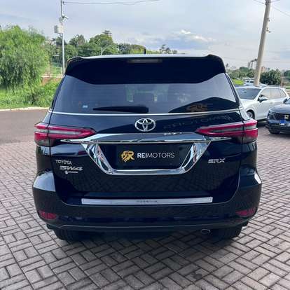 TOYOTA-HILUX SW4-2022