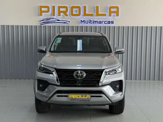 TOYOTA-HILUX SW4-2023
