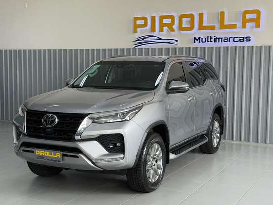 TOYOTA-HILUX SW4-2023
