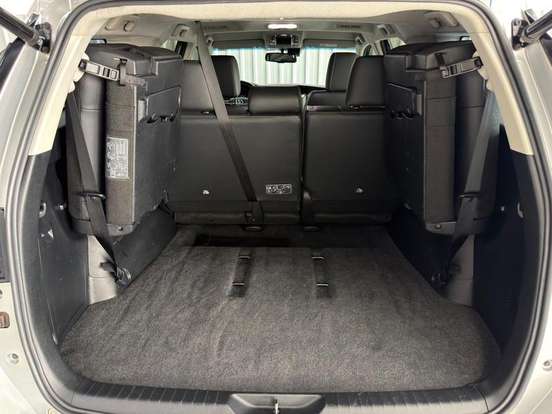 TOYOTA-HILUX SW4-2023