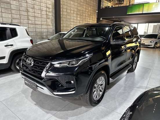 TOYOTA-HILUX SW4-2.8 D-4D TURBO DIESEL SRX 7L 4X4 AUTOMÁTICO TOYOTA-HILUX SW4-2021