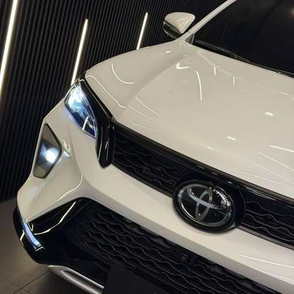 TOYOTA-HILUX SW4-2025