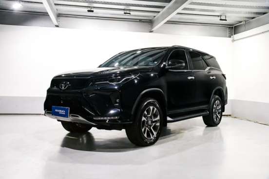TOYOTA-HILUX SW4-2025