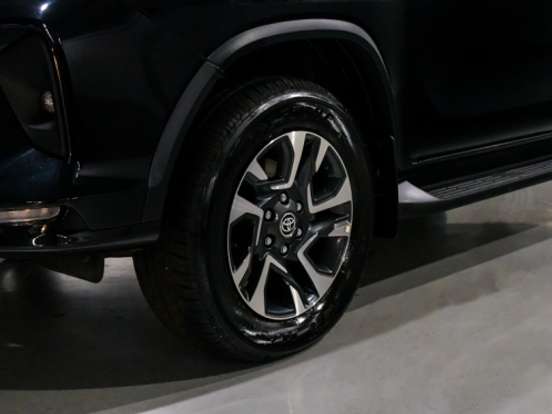 TOYOTA-HILUX SW4-2.8 D-4D TURBO DIESEL SRX PLATINUM 4X4 AUTOMÁTICO TOYOTA-HILUX SW4-2025