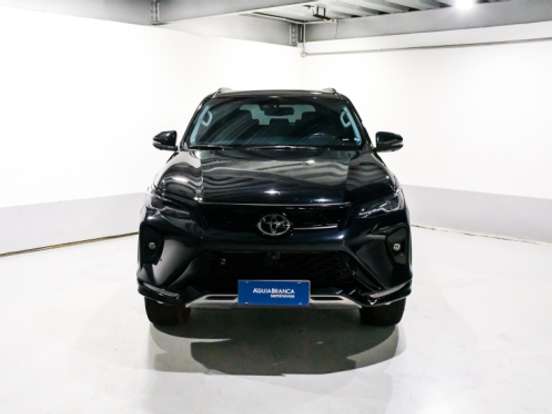 TOYOTA-HILUX SW4-2.8 D-4D TURBO DIESEL SRX PLATINUM 4X4 AUTOMÁTICO TOYOTA-HILUX SW4-2025