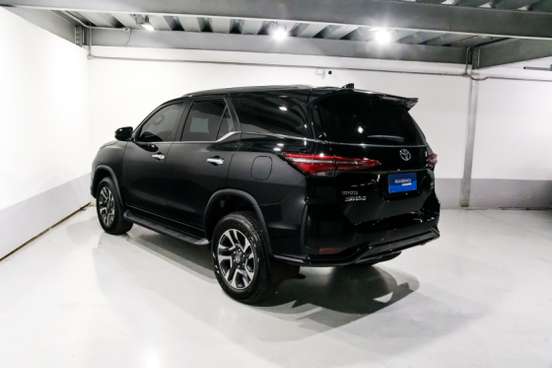 TOYOTA-HILUX SW4-2025
