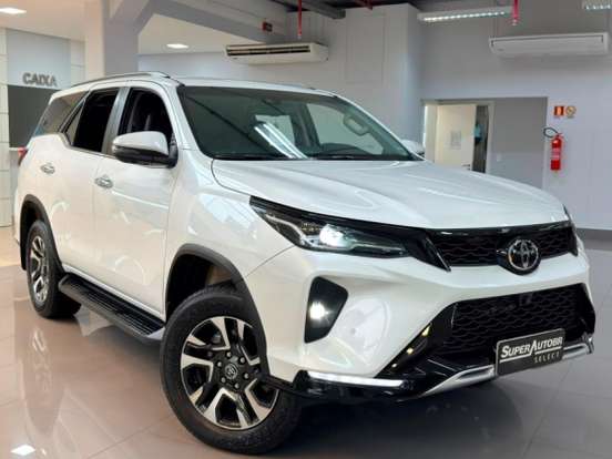 TOYOTA-HILUX SW4-2.8 D-4D TURBO DIESEL SRX PLATINUM 4X4 AUTOMÁTICO TOYOTA-HILUX SW4-2024