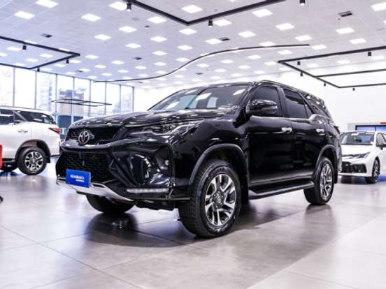 TOYOTA-HILUX SW4-2.8 D-4D TURBO DIESEL SRX PLATINUM 4X4 AUTOMÁTICO TOYOTA-HILUX SW4-2025