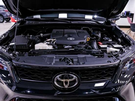 TOYOTA-HILUX SW4-2.8 D-4D TURBO DIESEL SRX PLATINUM 4X4 AUTOMÁTICO TOYOTA-HILUX SW4-2025
