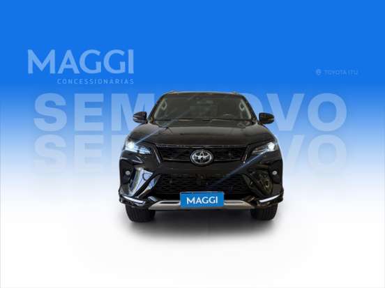 TOYOTA-HILUX SW4-2024