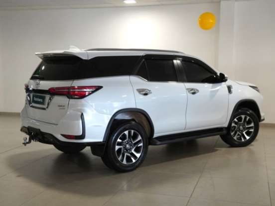 TOYOTA-HILUX SW4-2.8 D-4D TURBO DIESEL SRX PLATINUM 7L 4X4 AUTOMÁTICO TOYOTA-HILUX SW4-2025
