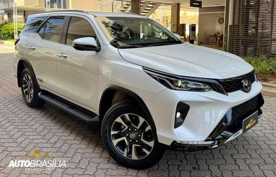 TOYOTA-HILUX SW4-2026