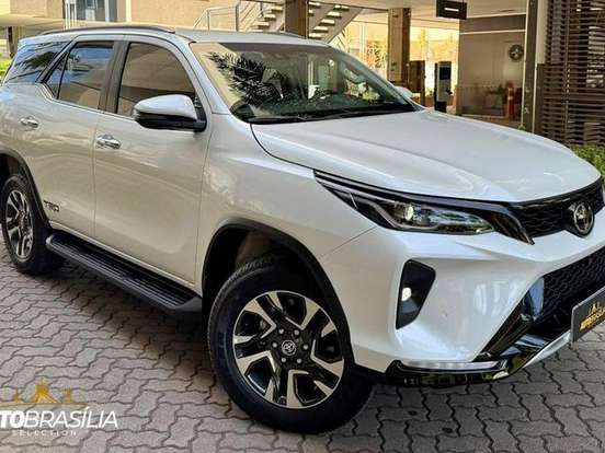 TOYOTA-HILUX SW4-2.8 D-4D TURBO DIESEL SRX PLATINUM 7L 4X4 AUTOMÁTICO TOYOTA-HILUX SW4-2026