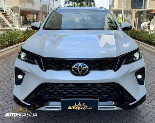 TOYOTA-HILUX SW4-2026