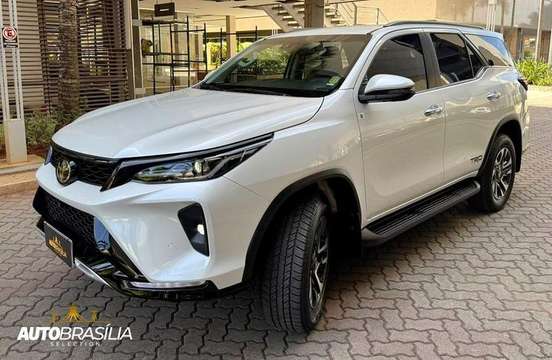 TOYOTA-HILUX SW4-2026