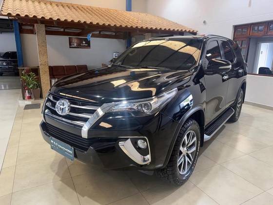 TOYOTA HILUX SW4 2.8 SRX 4X4 16V TURBO INTERCOOLER DIESEL 4P AUTOMÁTICO