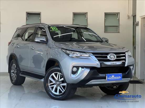 TOYOTA-HILUX SW4-2016