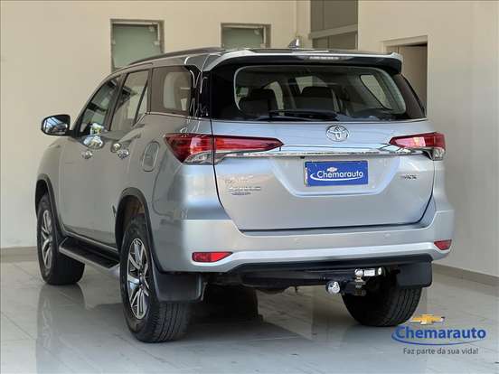 TOYOTA-HILUX SW4-2.8 SRX 4X4 16V TURBO INTERCOOLER DIESEL 4P AUTOMÁTICO TOYOTA-HILUX SW4-2016