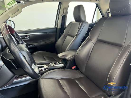 TOYOTA-HILUX SW4-2.8 SRX 4X4 16V TURBO INTERCOOLER DIESEL 4P AUTOMÁTICO TOYOTA-HILUX SW4-2016